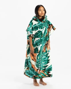 LEUS JUNGLE FEVER PONCHO 11 LEUS JUNGLE FEVER PONCHO -Wave Rider Shop 1060 Leus 4838 45179.1673632351