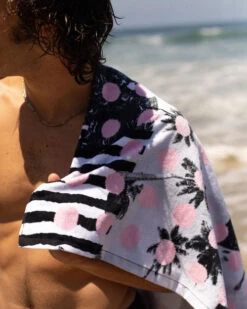 LEUS PARKER COFFIN TOWEL -Wave Rider Shop 3V3A2636 2968 99336.1673632356