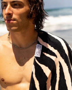 LEUS DAZZLE TOWEL -Wave Rider Shop 3V3A2808 3140 24201.1673632333