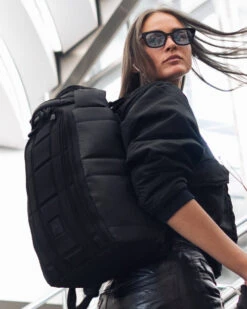 DB BOARD BAGS HUGGER BACKPACK 20L (EX) -Wave Rider Shop Strom 20L 0007 fabianwester Stockholm Sweden Hugger20L 13 1 acba4f56 232a 4841 acfc 43f29eb876e2 87996.1689535224