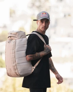 DB BOARD BAGS HUGGER BACKPACK 30L DESER KHAKI (EX) -Wave Rider Shop desertkhackitest a22c9fc5 559c 445a 8a48 99be3eefe2a4 90212.1694962327