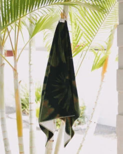 LEUS TIE DYE BEACH ECO TOWEL -Wave Rider Shop leus beachtowel tie dye camo 2 23437.1673632274