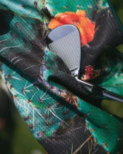 LEUS DESERT BLOOM GOLF ECO TOWEL -Wave Rider Shop leus caddytowel desert bloom cleaning1 45721.1673632259