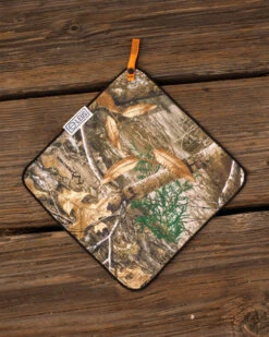 LEUS REALTREE FISHING ECO TOWEL 17 LEUS REALTREE FISHING ECO TOWEL -Wave Rider Shop leus fishingtowel realtree8 90848.1673632314