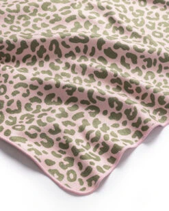 LEUS CHEETAH (EX) -Wave Rider Shop leus outdoortowel cheetah detail 94406.1700415128