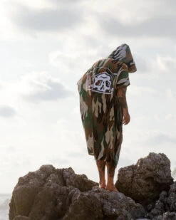 LEUS SKETCHY TANK ORIGINAL ECO PONCHO -Wave Rider Shop leus ponchotowel sketchytank rocks 67573.1673632273