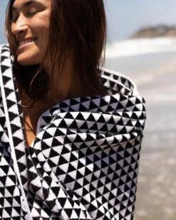 LEUS DELTA BEACH TOWEL (EX) 12 LEUS DELTA BEACH TOWEL (EX) -Wave Rider Shop leus xlbeachtowel delta lifestyle2 98020.1691177194