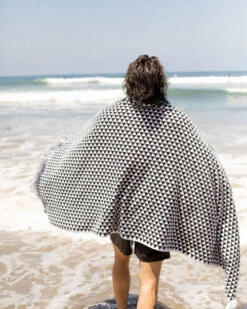 LEUS DELTA BEACH TOWEL (EX) 13 LEUS DELTA BEACH TOWEL (EX) -Wave Rider Shop leus xlbeachtowel delta lifestyle4 70207.1691177195