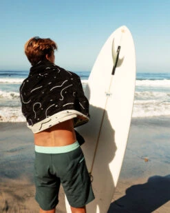 LEUS MIDNIGHT TOWEL (EX) 11 LEUS MIDNIGHT TOWEL (EX) -Wave Rider Shop leus xlbeachtowel midnight surfboard3 75590.1700415173